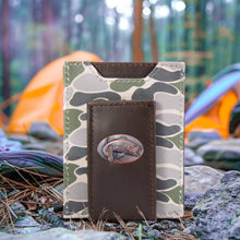 Load image into Gallery viewer, Bass Men's Magnetic Front Pocket Old School Camo Leather Wallet.: Brown/Tan Camo