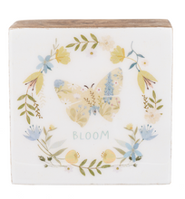 Load image into Gallery viewer, Spring Cottage Wooden Shelf Sitters
