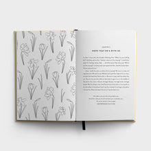 Load image into Gallery viewer, The Wordsearch Book: Hope with Quotes &amp; Scriptures