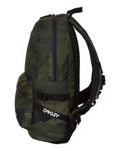 Load image into Gallery viewer, Oakley Street Backpack in Camo