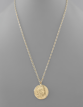 Gold Queen Elizabeth Pendant Necklace